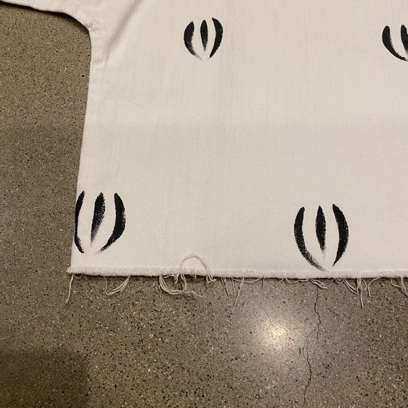 White denim top from a Portland boutique - Picture 9 of 9